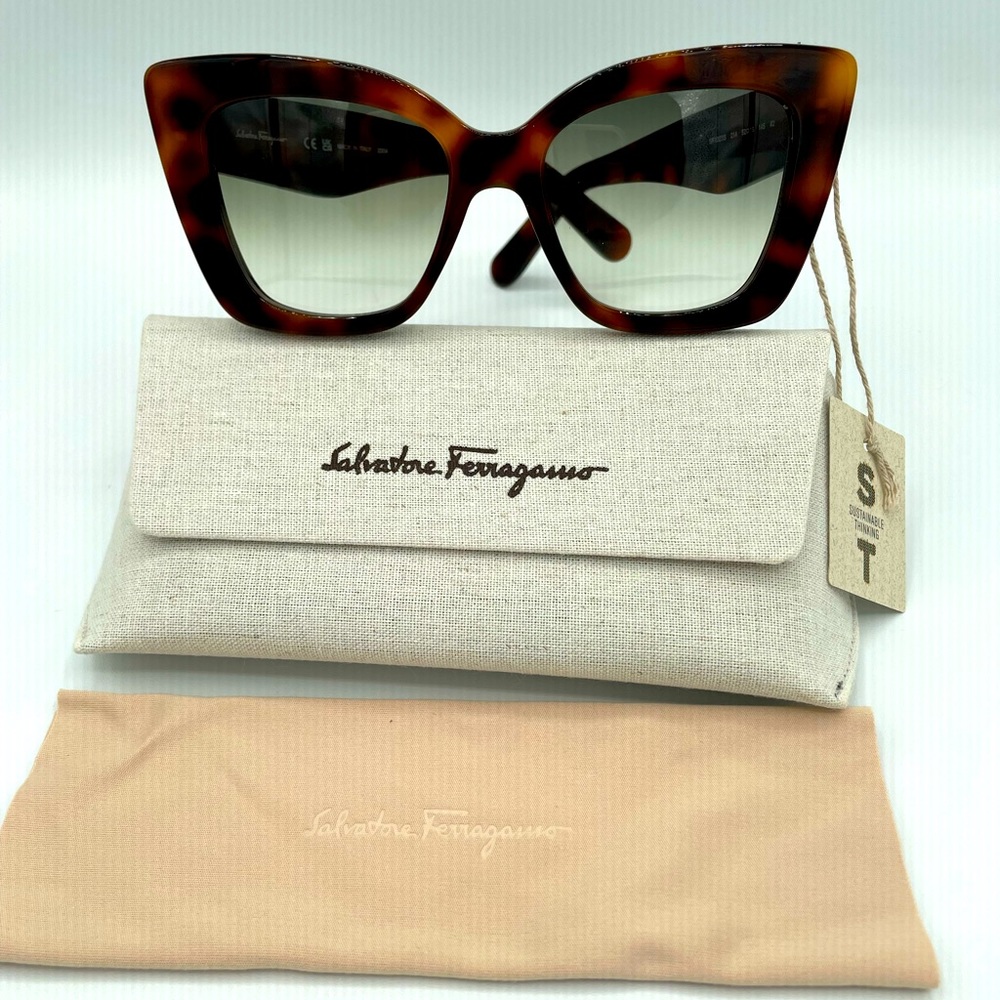 Salvatore Ferragamo Sunglasses SF1023S 214
Tortoise (NWT) - Picture 2 of 8
